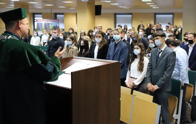 Spotkanie inauguracyjne dla studentów I roku organizowane są na Politechnice Świętokrzyskiej na każdym wydziale.