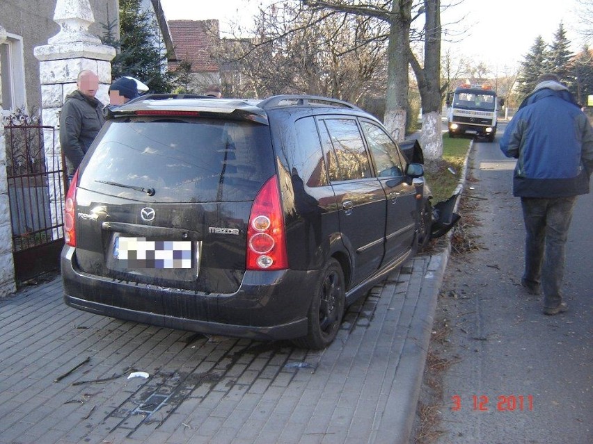 Skarbimierz: dwie osoby ranne w wypadku. Mazda uderzyła w...