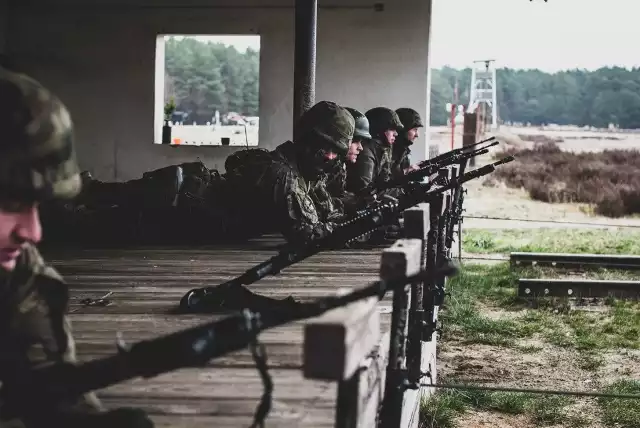 Zwiadowcy są elitą wojsk lądowych.