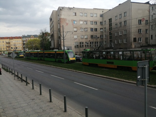 Trwa rozładowywanie korka tramwajowego na ul. Grunwaldzkiej