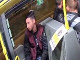 Ukradł kartę bankową w autobusie w Pruszczu Gdańskim. Policja szuka złodzieja i prosi o pomoc. Rozpoznajesz go?