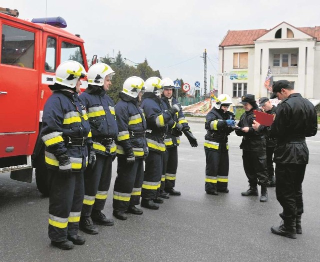 Zwycięska drużyna OSP Wierzbno