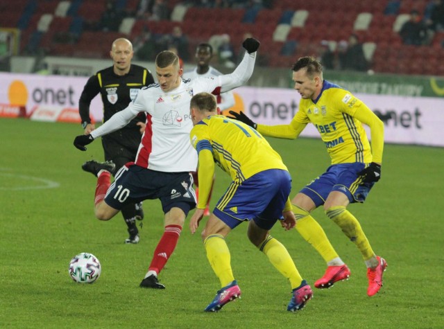 Arka Gdynia w dzisiejszym starciu z Górnikiem w Zabrzu nie miała niestety zbyt wiele do powiedzenia.