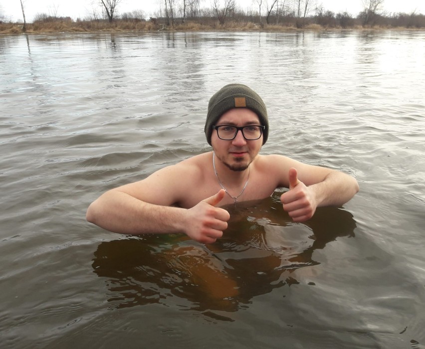 Kolejna zimowa kąpiel Białobrzeskich Morsów w Pilicy. Był...