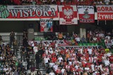 Kibice z Polski na meczu z Mołdawią w Kiszyniowie. Odpalona raca, zwyzywani Rosjanie. Piłkarzom po porażce kazano "wypier***"