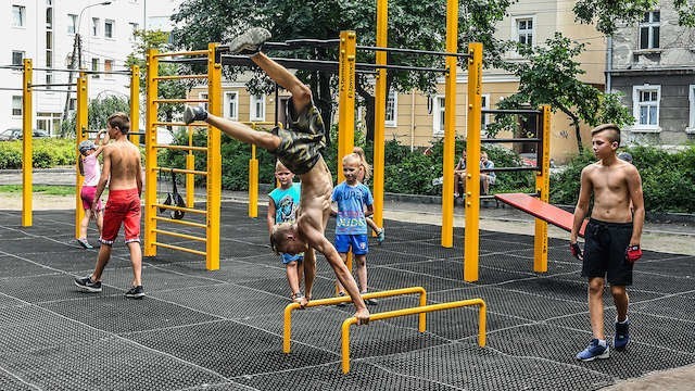 Pierwszy w Bydgoszczy plac do kalisteniki powstał na Okolu dzięki budżetowi obywatelskiemu