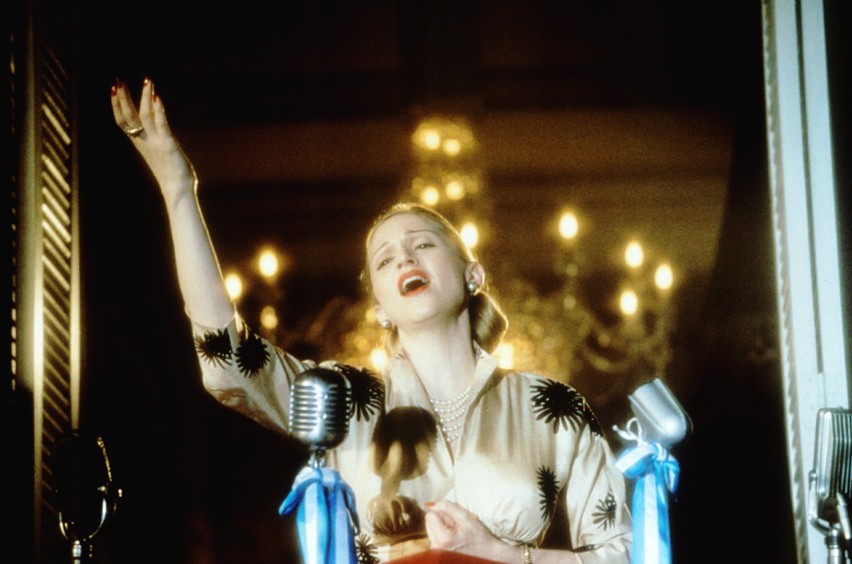 Madonna w filmie "Evita"

media-press.tv