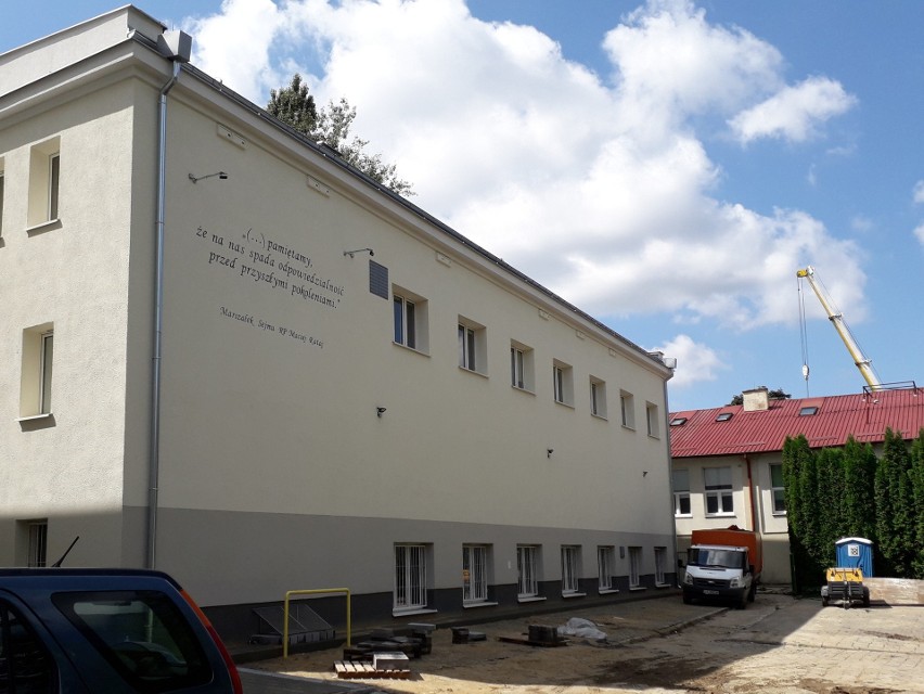 Lublin: „Osiemnastka” już docieplona. Zobacz jak wygląda szkoła przy Długosza po wykonaniu termomodernizacji gmachu 