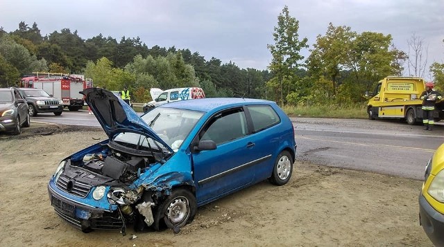 Dwa samochody zderzyły się w piątek przed południem na ulicy Grunwaldzkiej w Bydgoszczy.