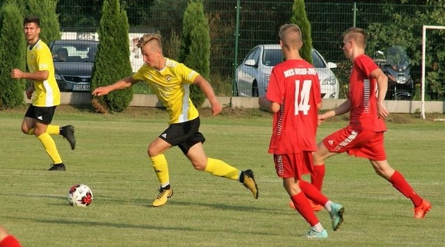 Piłkarze Czarnych w najbliższej kolejce zmierzą się na wyjeździe z Lubrzanką Kajetanów.