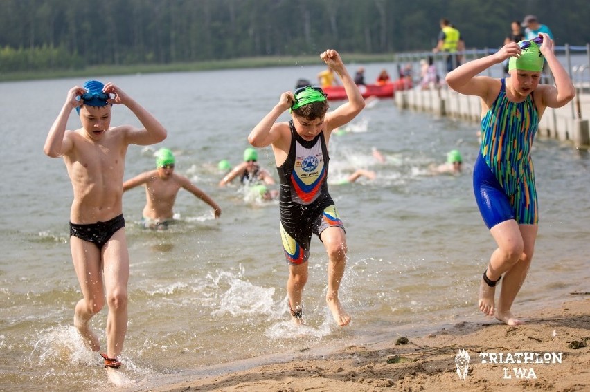 Triathlon Lwa: W Lusowie startowało 700 osób. Wielkie emocje i wspaniała zabawa dla dzieci i dorosłych [ZDJĘCIA]