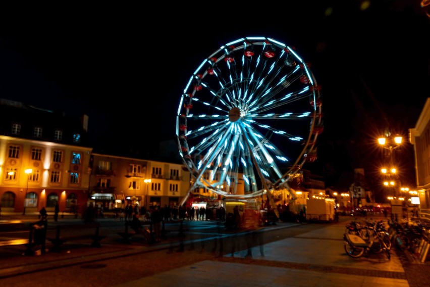 Diabelski młyn po zachodzie słońca. Kolory wypełniły Rynek Kościuszki (zdjęcia, wideo)                                                