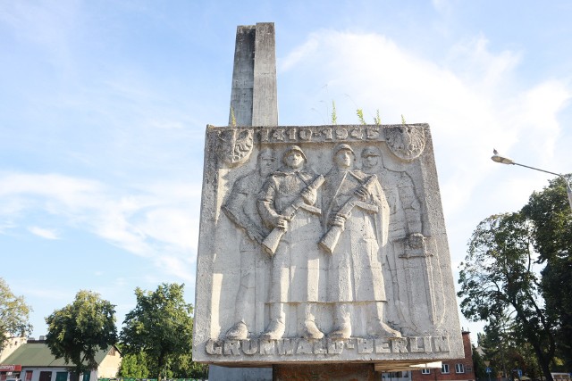Pomnik Bojowników o Wyzwolenie Społeczne i Narodowe odsłonięto w 1968 roku z okazji 20-lecia Polskiej Zjednoczonej Partii Robotniczej.