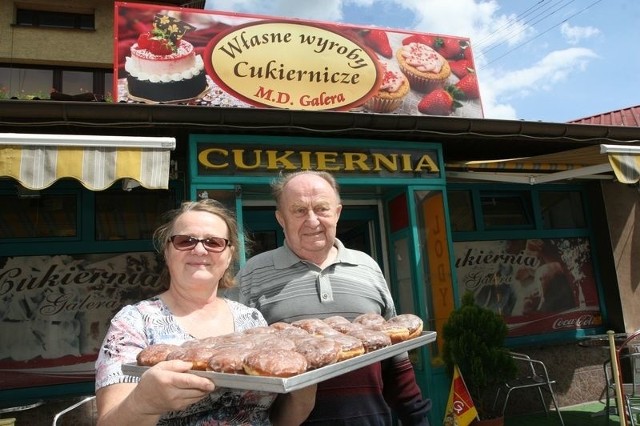 Jędrzejów, 11 Listopada 10	41 386 11 02Właścicielem jest mistrz-cukiernik Dominik Galera. Od 1983 roku firmę prowadzi wraz z żoną Małgorzatą posiadającą wszystkie uprawnienia cukiernicze. Obecnie posiadają w Jędrzejowie sześć punktów sprzedaży własnych wyrobów cieszących się dużym zainteresowaniem klientów. Cukiernia Galera to zwycięzca ubiegłorocznej edycji plebiscytu w powiecie jędrzejowskim.