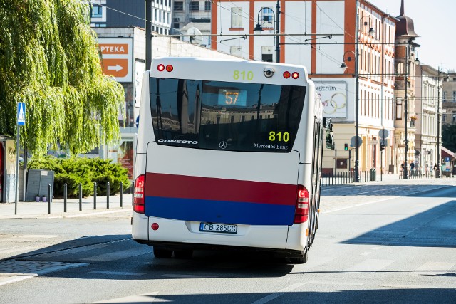 Czeka nas rewolucja w działaniu komunikacji miejskiej w Bydgoszczy. Ponieważ zdaniem władz miasta Miejskiej Zakłady Komunikacyjne nie dają sobie rady z przewozami, nastąpią cięcia w kursowaniu tramwajów i autobusów.