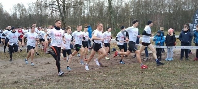 W świątecznym i radosnym nastroju odbywała się biegowa rywalizacja w Borzytuchomiu
