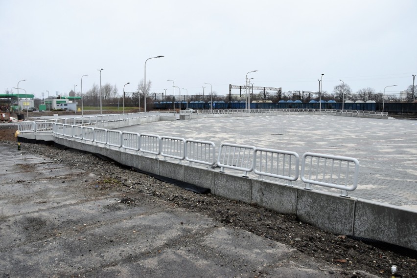 Przy końcu nowej drogi powstały parkingi. To, jak będzie się...