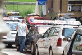 Wrocław: Zatrzymali nielegalnych taksówkarzy w centrum. Zapłacą nawet 10 tys. zł