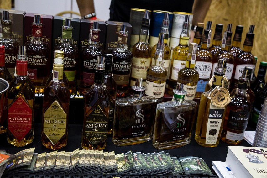 Rząd planuje też wprowadzić zakaz spożywania alkoholu w...