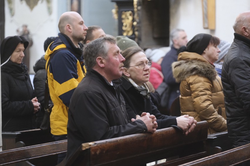 Msza Krzyżma w Wielki Czwartek w katedrze w Toruniu