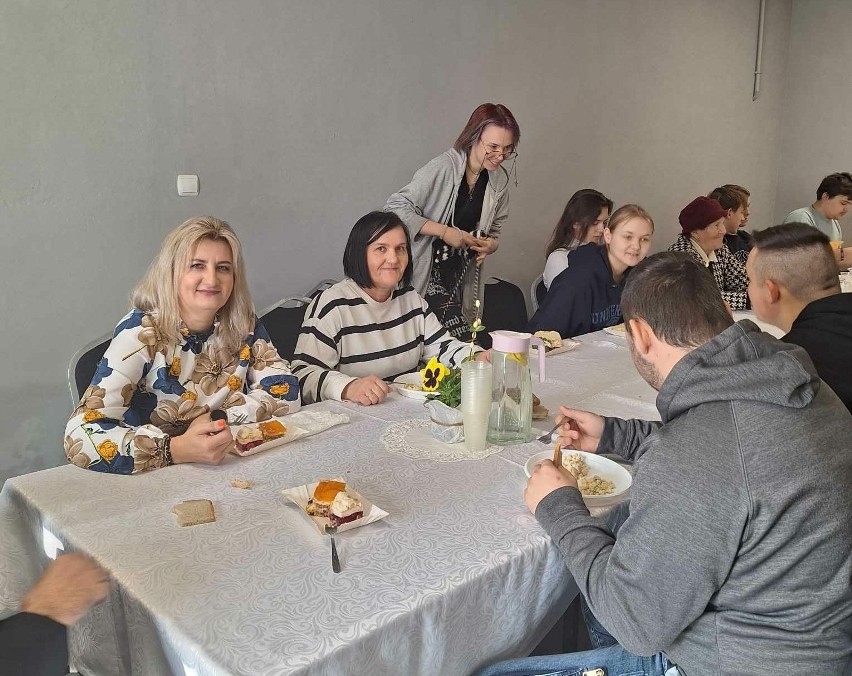 Spotkanie wielkanocne w Jaciążku: były życzenia i degustacja potraw wielkanocnych
