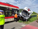 Zderzenie tramwaju z samochodem na ul. Havla. 46-latek trafił do szpitala! ZDJĘCIA