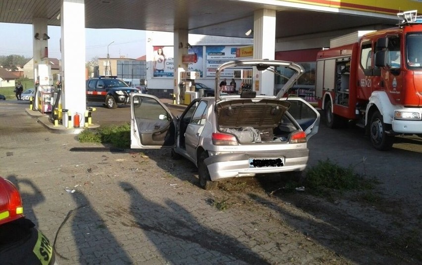 Wodzisław: Wypadek na stacji benzynowej. Peugeot staranował...