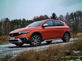 Fiat Tipo Cross 1.0 Turbo 100 KM. Ile pali?