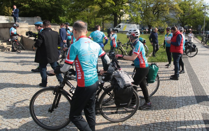 Przed nimi pół tysiąca kilometrów. Rowerzyści wyruszyli ze Szczecina do Kopenhagi  