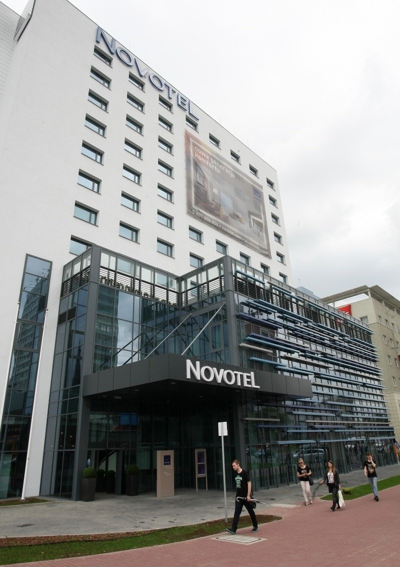 Novotel już przyjmuje gości. 4 czterogwiazdkowy hotel w Łodzi. Zobacz jak jest urządzony [zdjęcia]