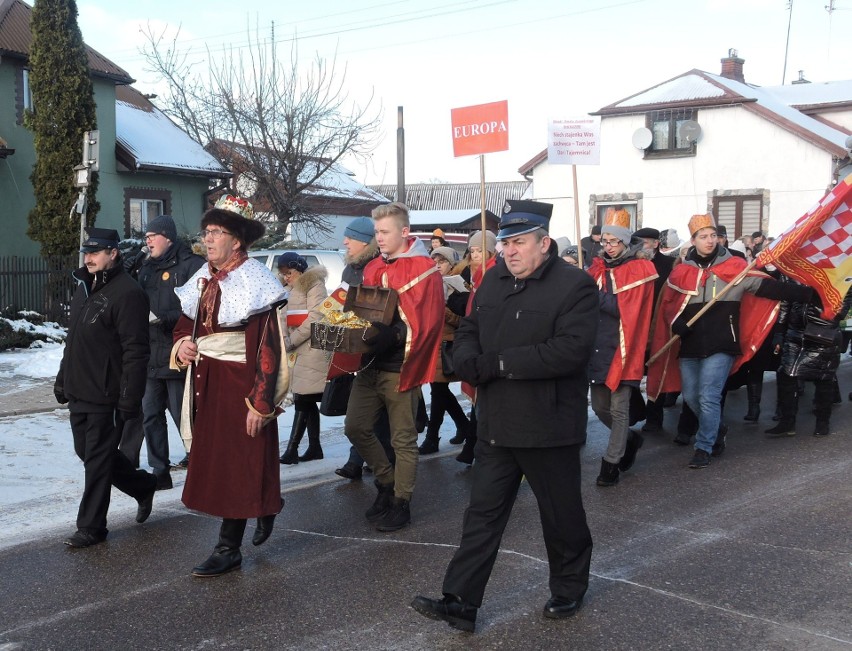 III Orszak Trzech Króli w Wąsewie. Na deser kolędowanie z Gosią Andrzejewicz [ZDJĘCIA]