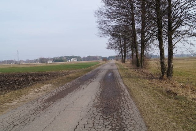 Olszewo-Borki. Droga gminna nr 250923W w miejscowości Żebry-Perosy