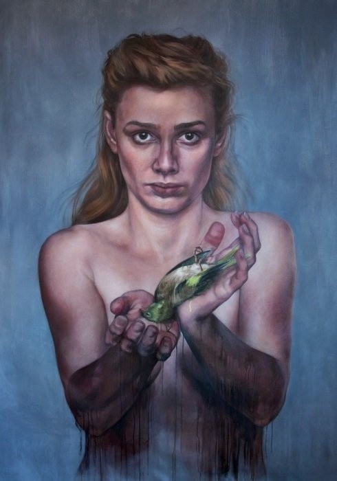 "Autoportret z martwym ptakiem" Joanny Kaucz - artystki, która brała udział w mikołowskich plenerach