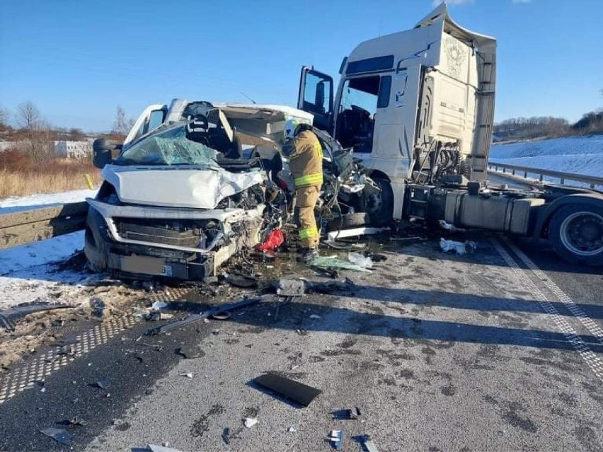 Wypadek na obwodnicy Bolkowa, droga krajowa nr 3. 21.01.2022