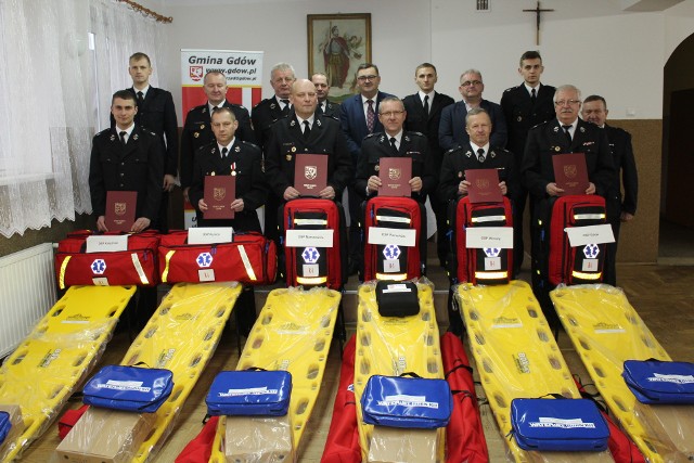 Sprzęt dla sześciu jednostek Ochotniczych Straży Pożarnych z gminy Gdów
