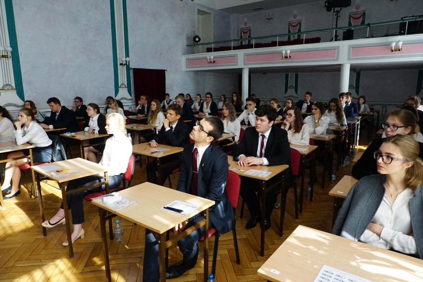 Matury jednak nie są zagrożone. Egzamin dojrzałości...