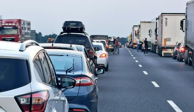 Ogromne korki na A4 przed Gliwicami. Kolizja 4 samochodów