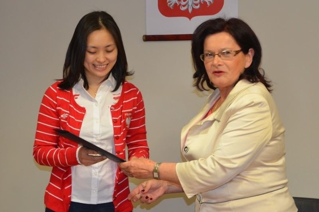 Li Qian była gościem marszałek Marii Kurowskiej, która gratulowała &#8222;Małej&#8221; medalu mistrzostw świata.