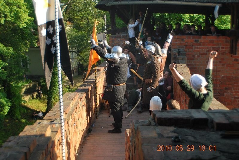 Oblężenie zamku w Międzyrzeczu (29.05.2010)