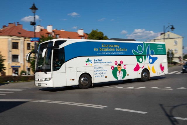 Poznaniacy będą mogli poddać się bezpłatnym badaniom profilaktycznym w środę, 14 lipca przy placu Adama Mickiewicza. W mobilnym punkcie, czynnym w godz. 8-16, będzie można wykonać m.in. EKG serca, saturację, pomiar ciśnienia krwi oraz test w kierunku wykrycia problemu z nietrzymaniem moczu. Wydarzenie odbędzie się w ramach kampanii społecznej "Zentiva – Zmieniamy Przyzwyczajenia", która ma na celu zmienić nawyki polskiego społeczeństwa i zachęcić do wykonywania badań profilaktycznych.