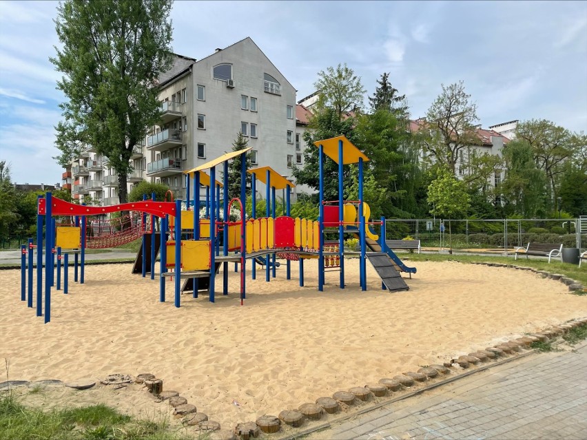 Kraków. Otwarto odnowiony plac zabaw na Ruczaju                   