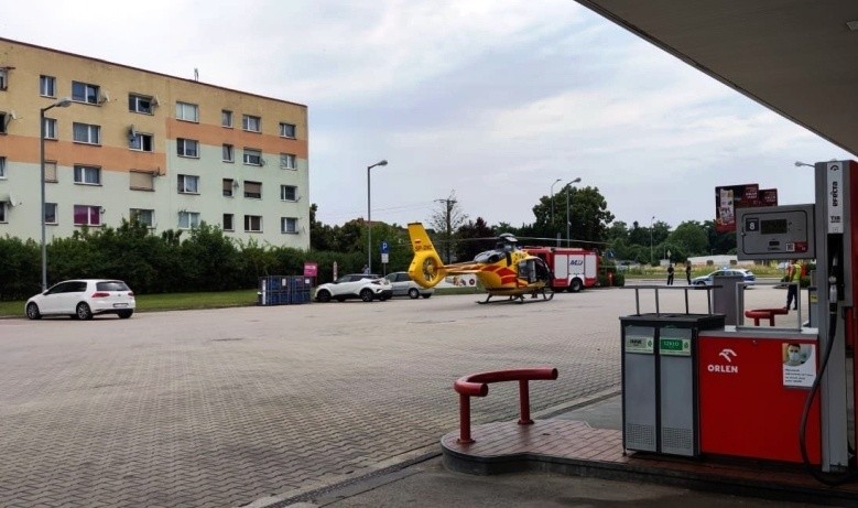 Helikopter LPR przetransportował ranną kobietę do szpitala w...