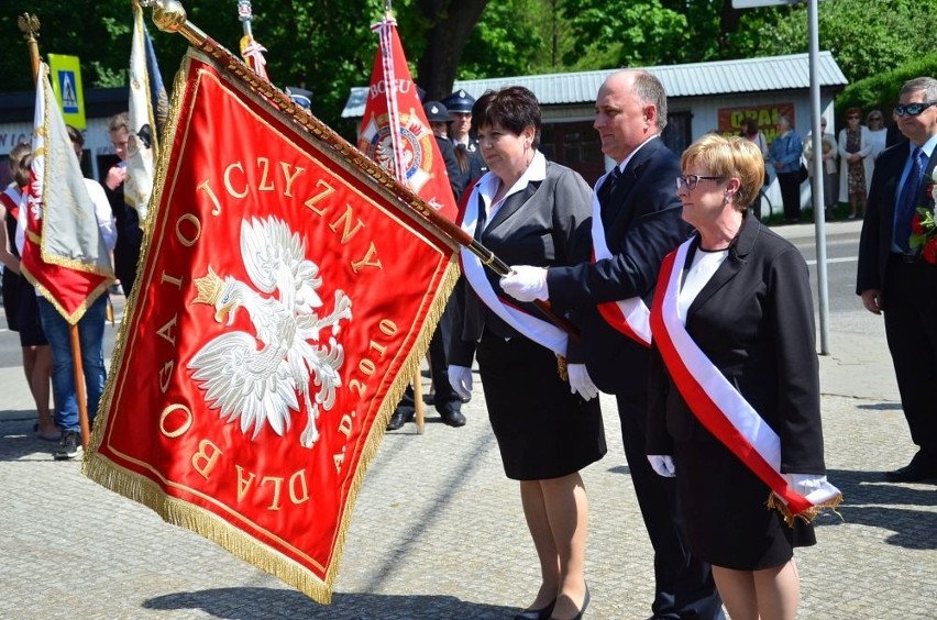 3 maja w Bliżynie - uroczystości pod pomnikiem