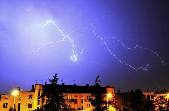 IMGW prognozuje zagrożenia pogodowe. Burze i intensywne opady deszczu w Polsce [16-17 kwietnia 2018]