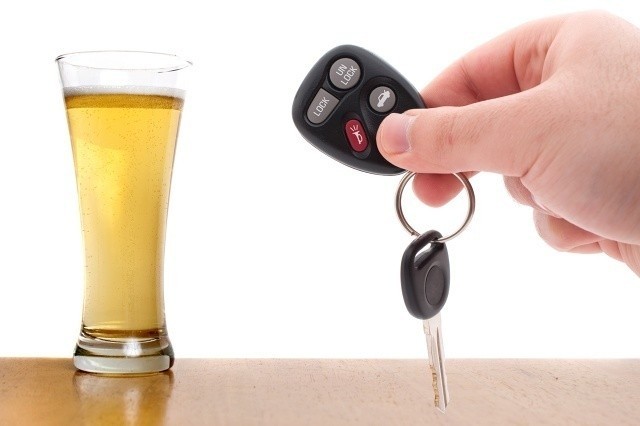 Jazda po alkoholu. Nie bójmy się odebrać kluczyków! | Motofakty