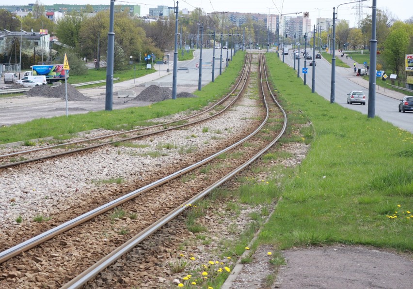 Tramwaje wrócą na część ulicy Przybyszewskiego. Dzięki nakładce będzie dojazd na Zarzew