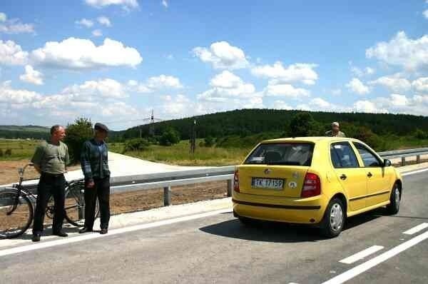 We wtorek kilka minut po otwarciu obwodnicy wjechały pierwsze samochody.