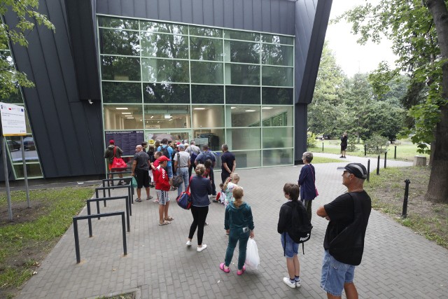 Żerom Park otworzył się dzisiaj na pierwszych klientów. Pierwszego dnia czynne były już baseny, sauna, siłownie i sale fitness. Zobacz kolejne zdjęcia. Przesuwaj zdjęcia w prawo - naciśnij strzałkę lub przycisk NASTĘPNE