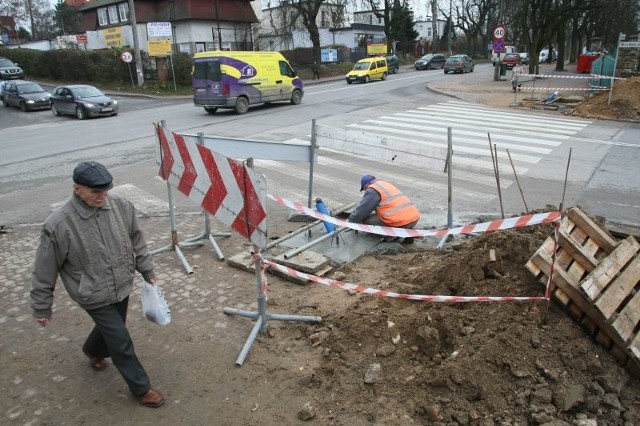 Rozpoczęły się już prace przy budowie nowej sygnalizacji świetlnej u zbiegu ulic Ściegiennego i Małej Zgody.