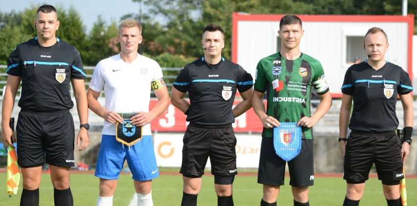 Star Starachowice wysoko wygrał z Karpatami Krosno w meczu 3 Ligi. Zobacz zdjęcia z tego spotkania